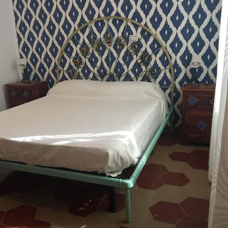 Frada Bed & Breakfast 3*